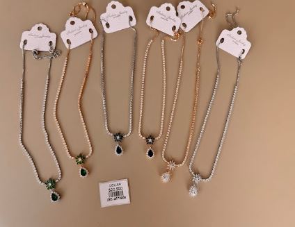 Collar Brillante con Dije en Gota