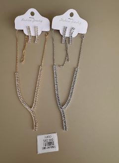 Juego de Collar y Aretes con Brillantes en Línea