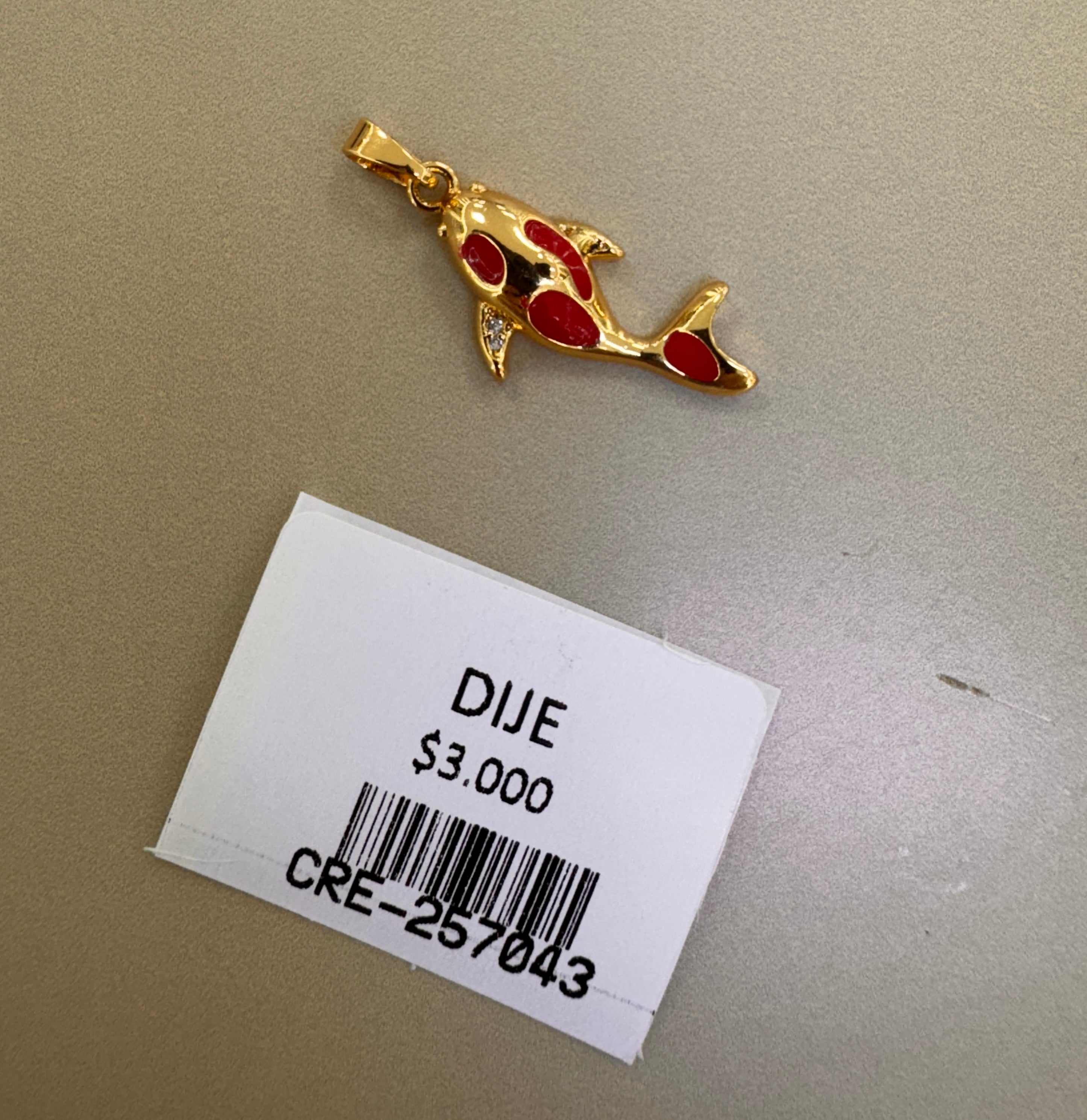 Dije Pez Koi Esmaltado con Brillo