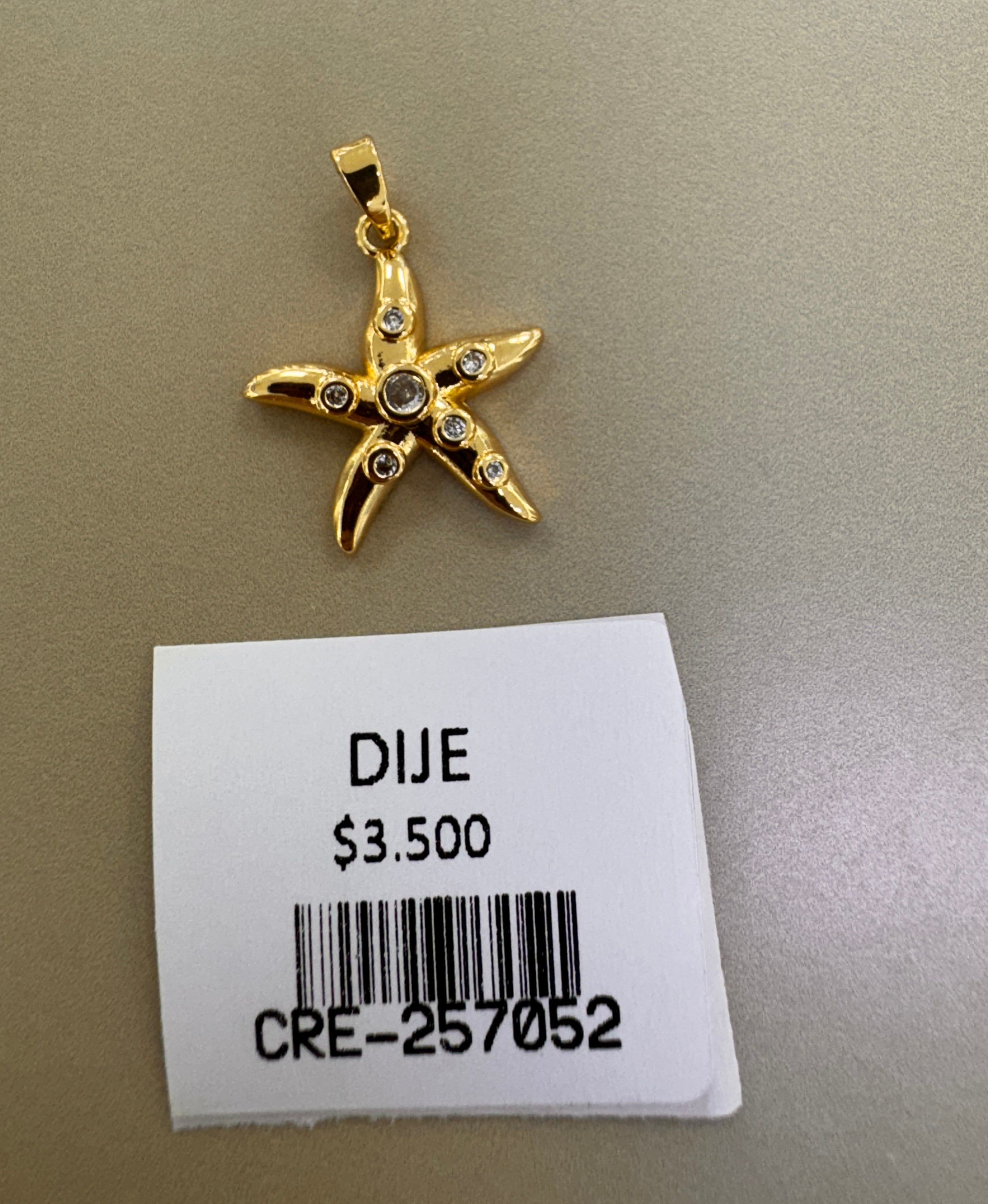 Dije Estrella de Mar con Piedras Puntuales