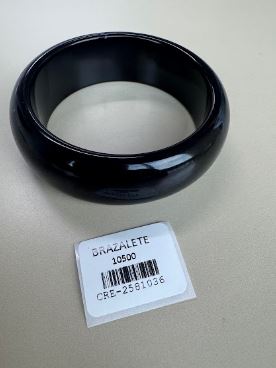 Brazalete Rígido Minimalista en Tono Negro