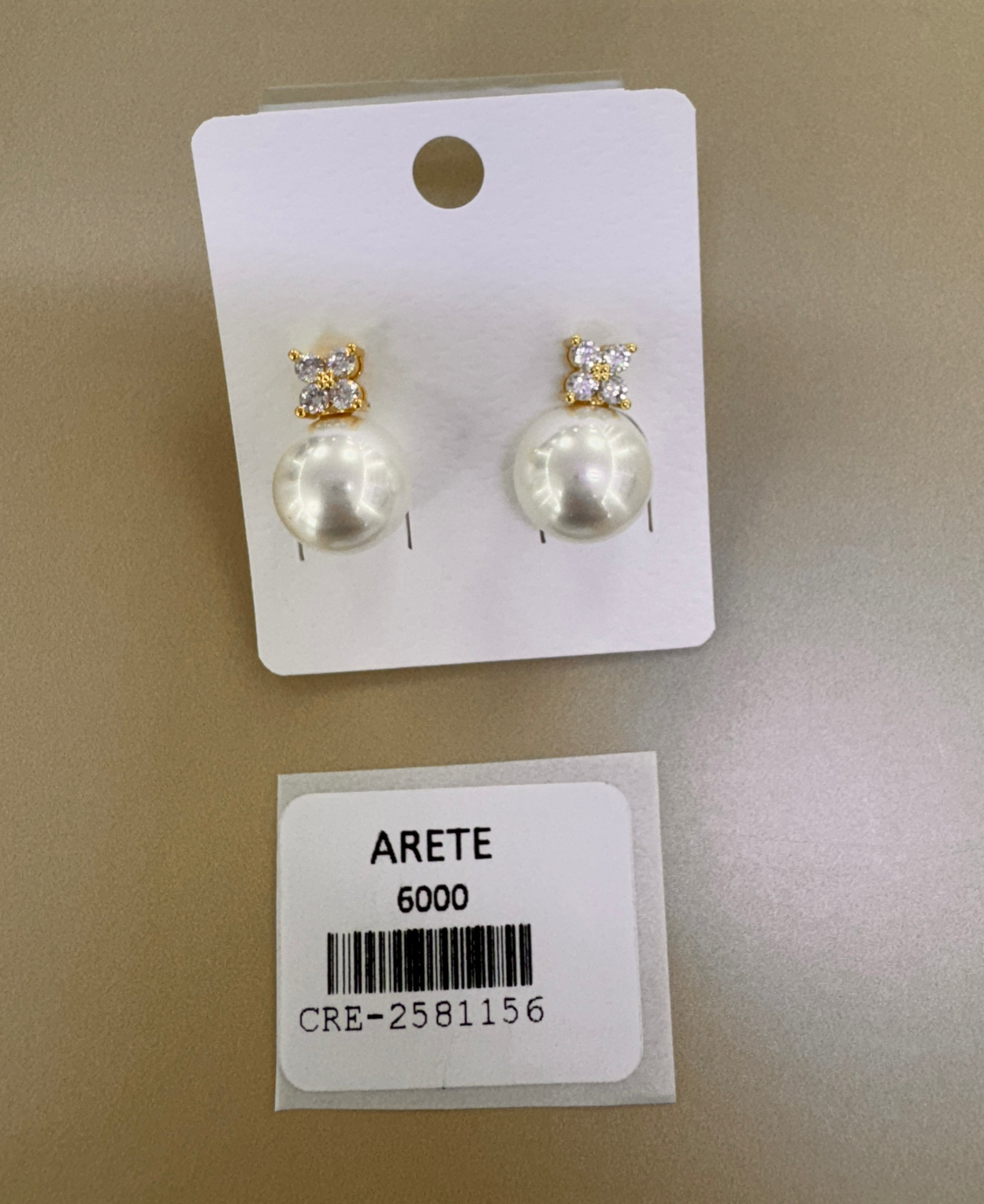 Aretes Perla con Flor y Circones