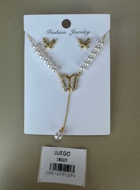 Juego de Collar y Aretes con Mariposa y Perlas