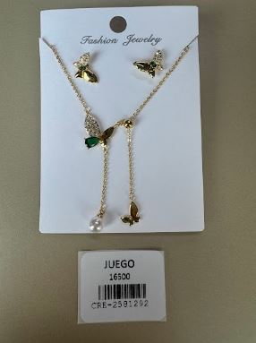 Juego Collar y Aretes Mariposa con Perla y Zirconia Dorado