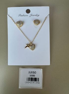 Set de Collar y Topos Corazón con Detalles