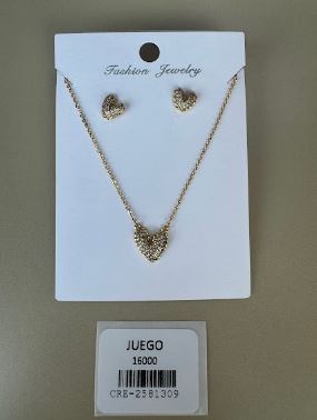 Juego Collar y Aretes Corazón Brillante en Tono Dorado