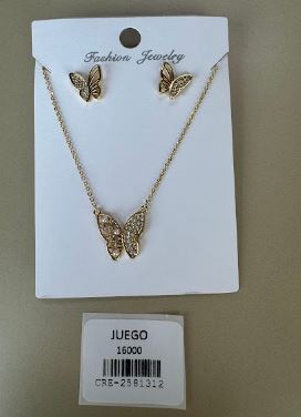 Set de Collar y Topos con Dije de Mariposa Brillante