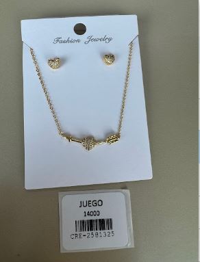 Juego Collar y Aretes Corazón Atravesado por Flecha Color Dorado