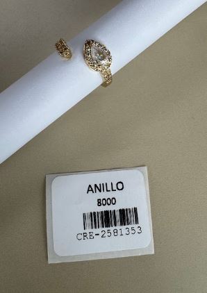 Anillo Abierto con Cristal en Forma de Gota