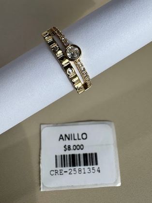 Anillo Doble con Piedra Central y Detalles Grabados