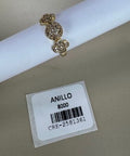 Anillo con Diseño de Tréboles y Centro Circular