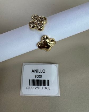 Anillo Diseño Trébol con Detalle Brillante