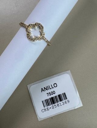 Anillo con Diseño de Trébol de Cuatro Hojas