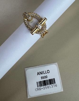 Anillo con Cierre Toggle y Pavé