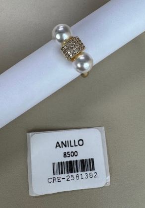 Anillo con Perlas y Detalle Central Brillante