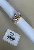 Anillo con Cristales en Forma de Corazón y Detalles Rectangulares