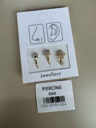 Piercing Dorado con Flores de Circones