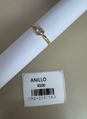Anillo Fino con Banda Trenzada y Piedra Central