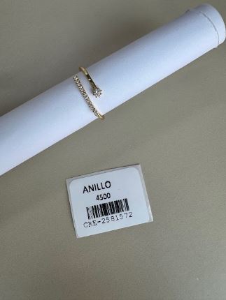 Anillo Ajustable con Líneas y Piedras Brillantes
