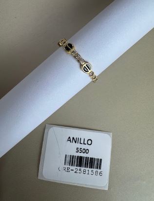 Anillo Fino con Elementos Circulares y Cristales