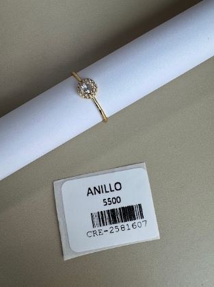Anillo Fino con Cristal Central y Halo de Luz
