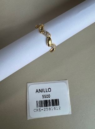 Anillo con Diseño de Hojas Lisas y con Cristales