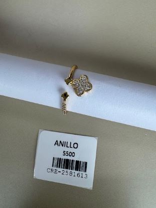 Anillo Ajustable con Diseño de Trébol y Piedras Brillantes