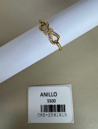Anillo con Diseño de Infinito y Piedras Brillantes