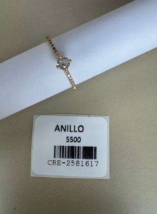 Anillo Fino Minimalista con Piedra Central y Circones