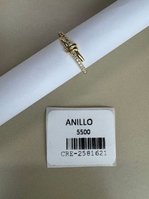 Anillo Diseño Nudo con Piedras Brillantes