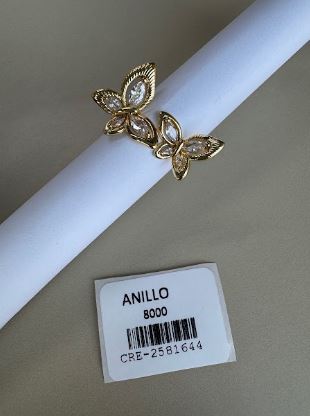 Anillo con diseño de doble mariposa