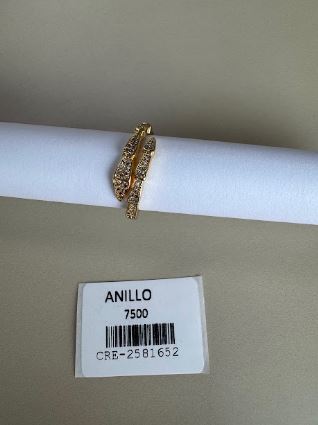 Anillo de Diseño Cruzado con Detalles Brillantes