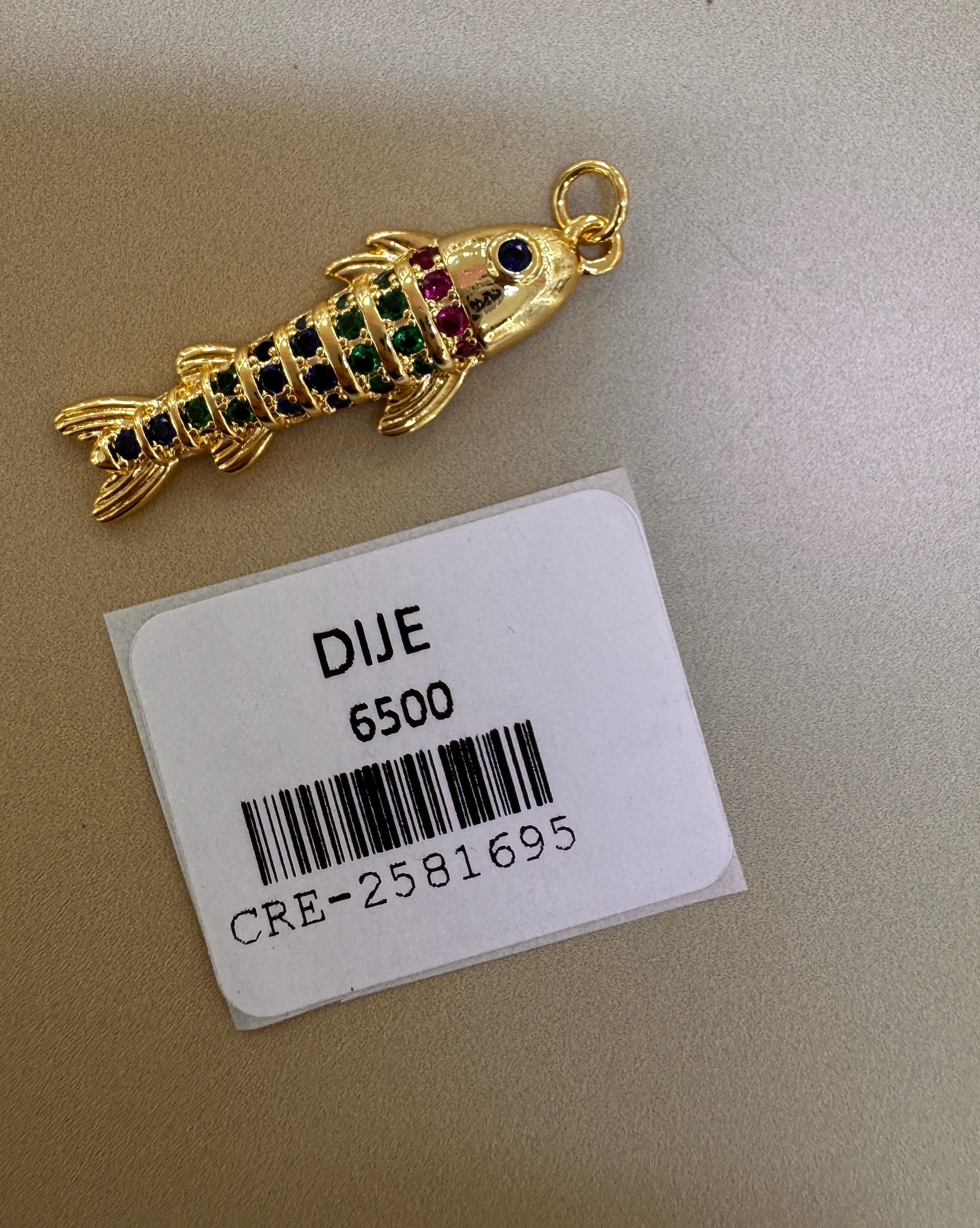Dije de Pez Dorado con Cristales Multicolor