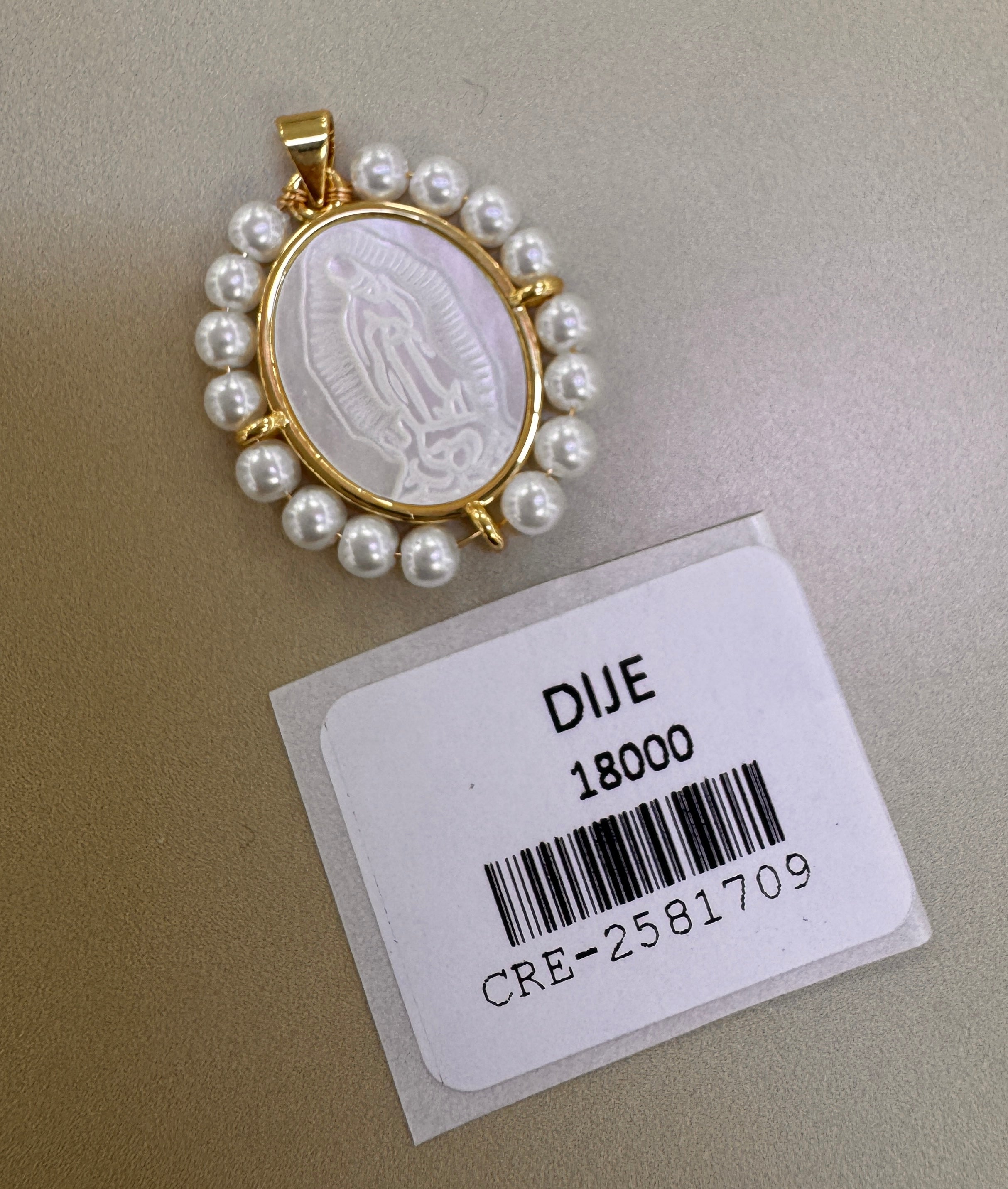 Dije Virgen de Guadalupe con Perlas y Detalle Central