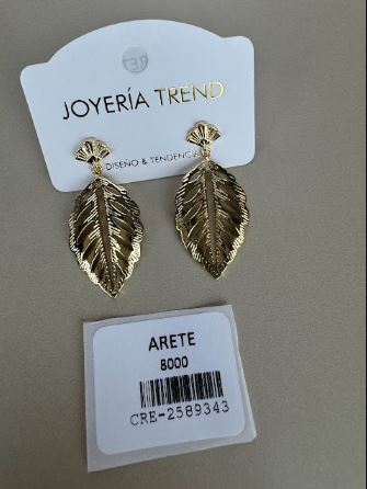 Aretes Hoja Colgante de Diseño Botánico