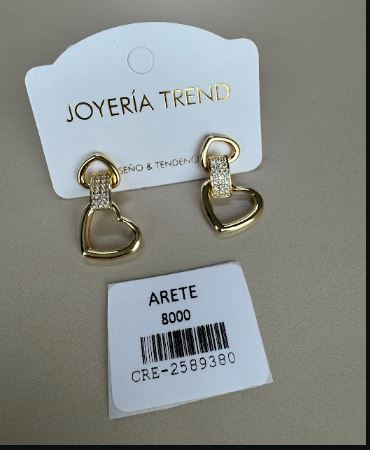 Aretes Colgantes Corazón Dorado