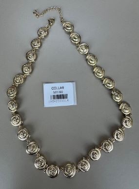 Collar de Eslabones Circulares con Relieve Color Dorado