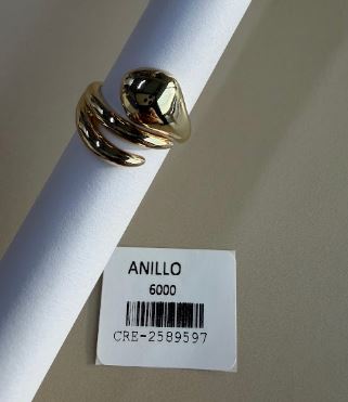 Anillo Diseño Espiral en Tono Dorado