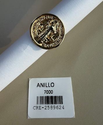 Anillo Diseño Medalla Circular Tono Dorado