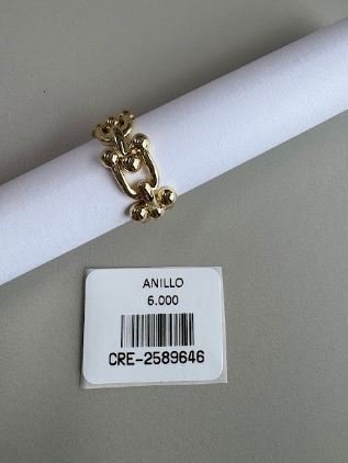 Anillo de Eslabones con Detalles Esféricos en Tono Dorado