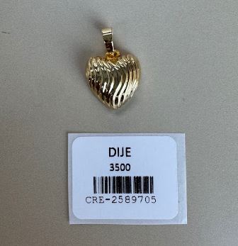 Dije de Corazón con Relieve Lineal en Tono Dorado