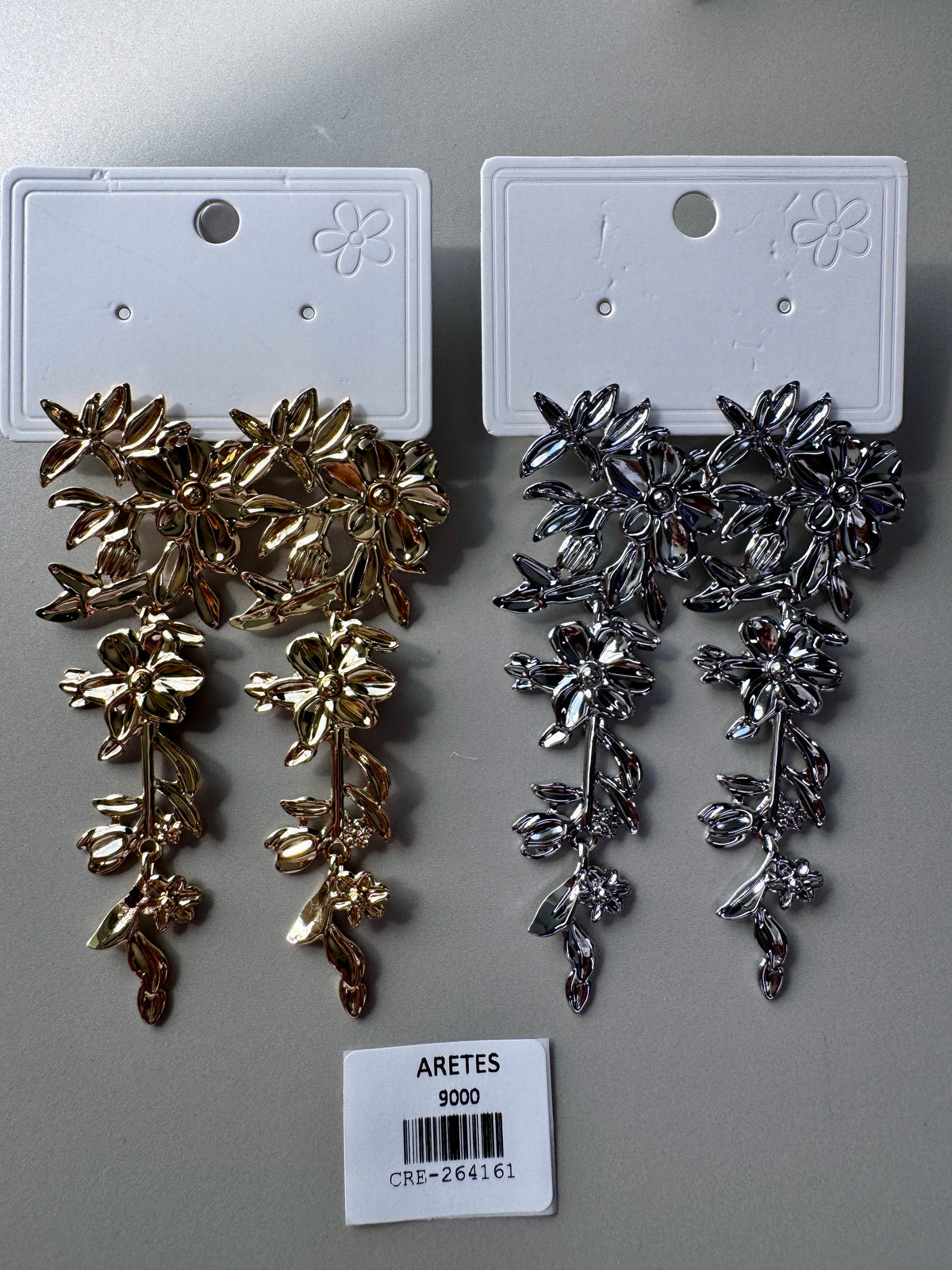 Arete largo flor