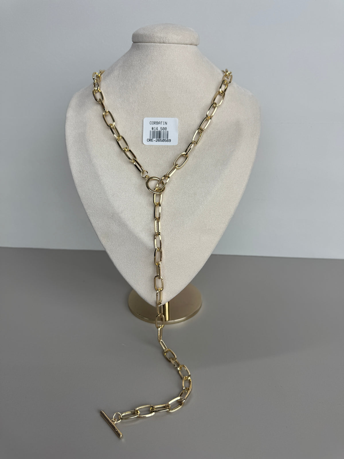Collar con corbatín eslabones