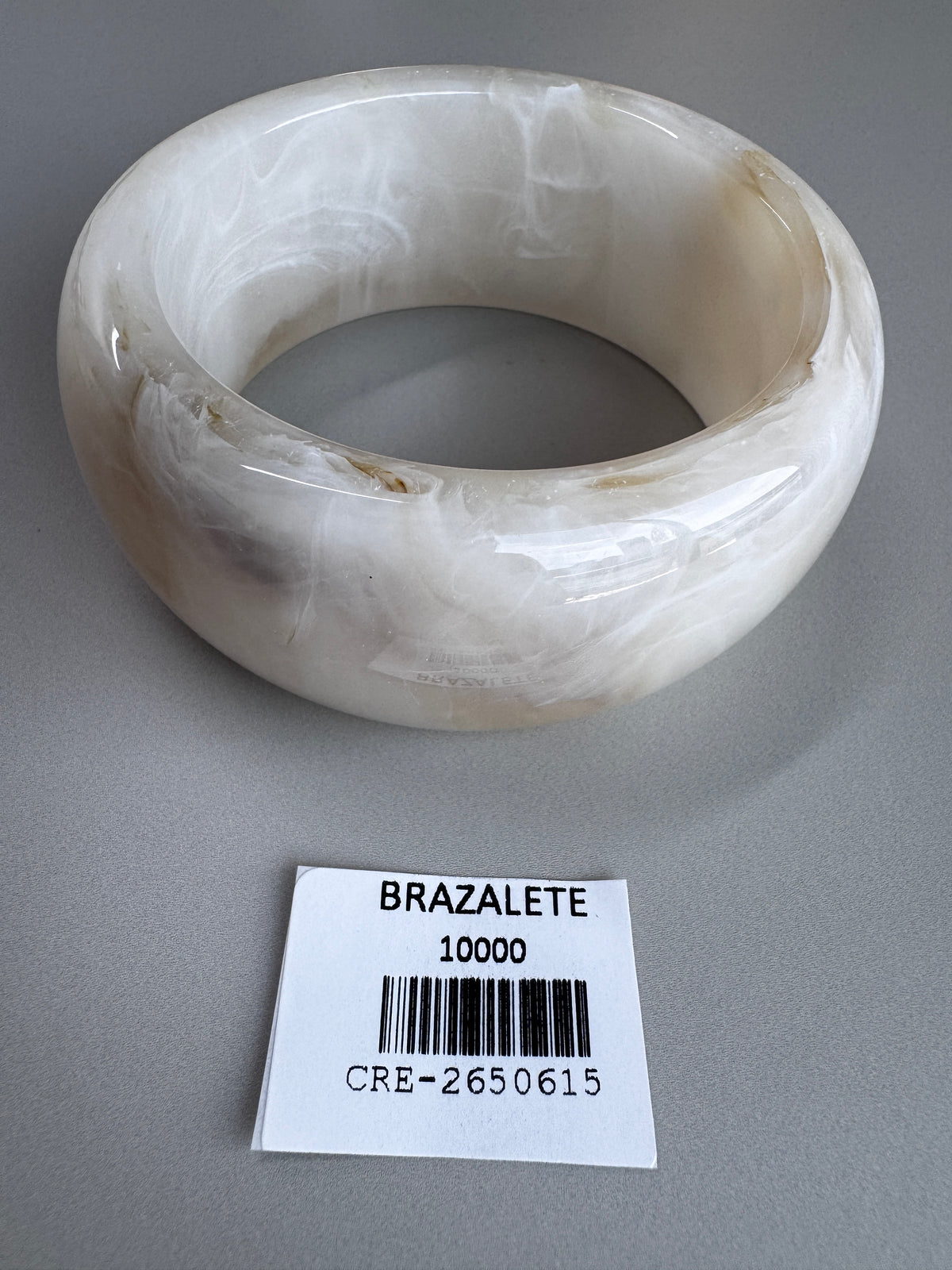 Brazalete resina blanco perlado