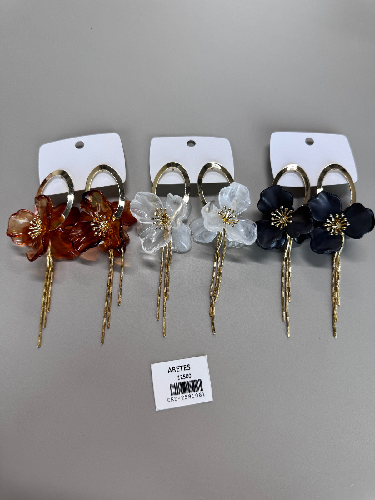 Aretes Colgantes con Diseño de Flor y Flecos
