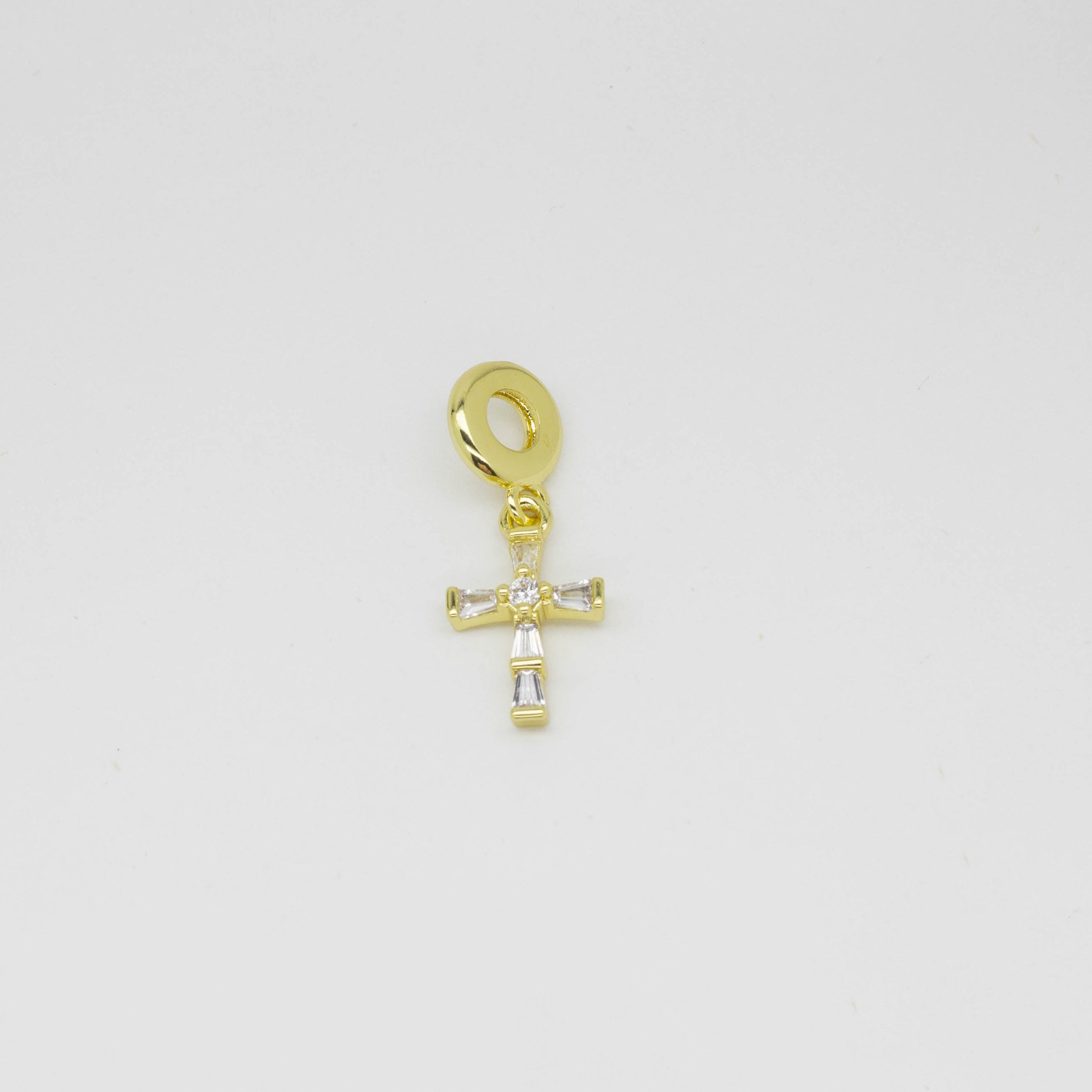 Dije Charms de Cruz con Detalles Brillantes