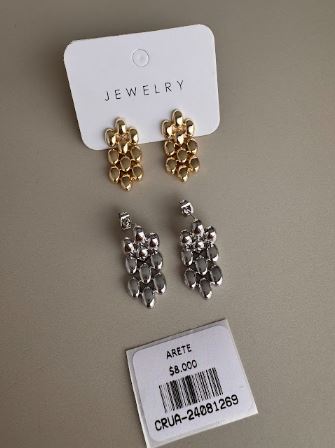 Aretes Colgantes Florales Dorados y Plateados