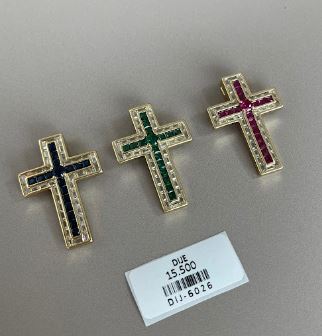 Dije de Cruz con Piedras Rectangulares y Contorno de Cristales