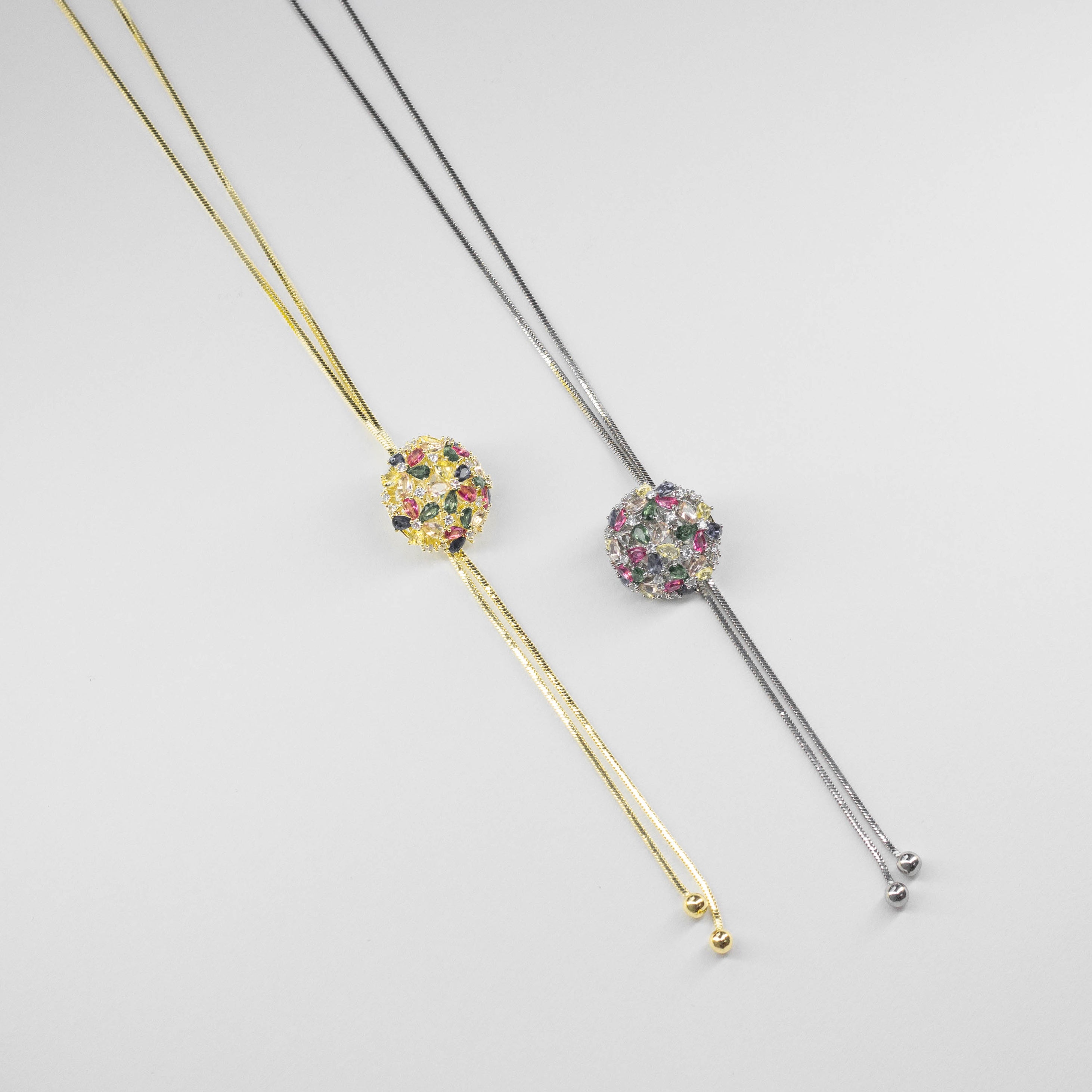 Collar Tipo Lariat con Esfera Decorada de Cristales